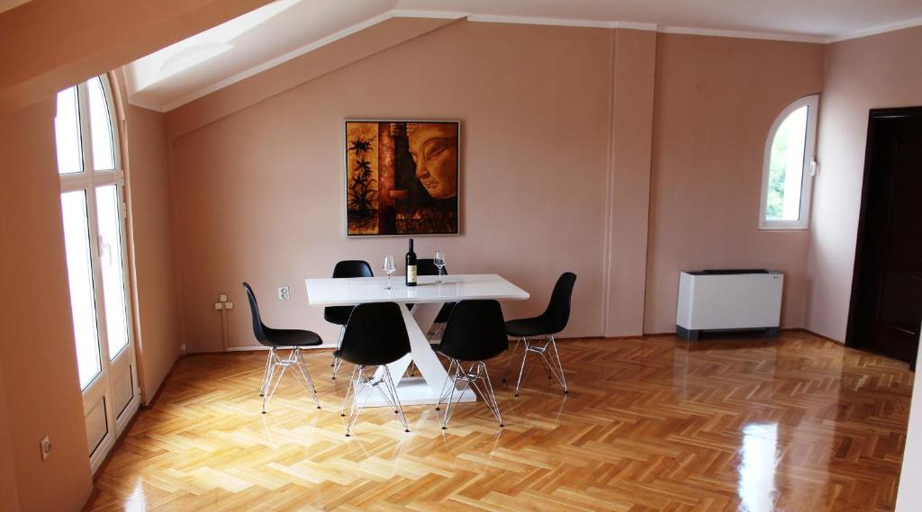 Posezení v ubytování Hotel Crnogorska Kuća