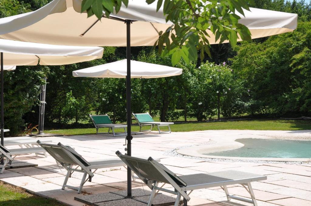 Basen w obiekcie Agriturismo Ancillotto lub w pobliżu