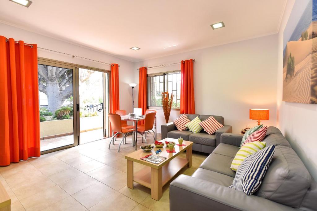 Część wypoczynkowa w obiekcie Beach House Adelfas San Agustín MCI