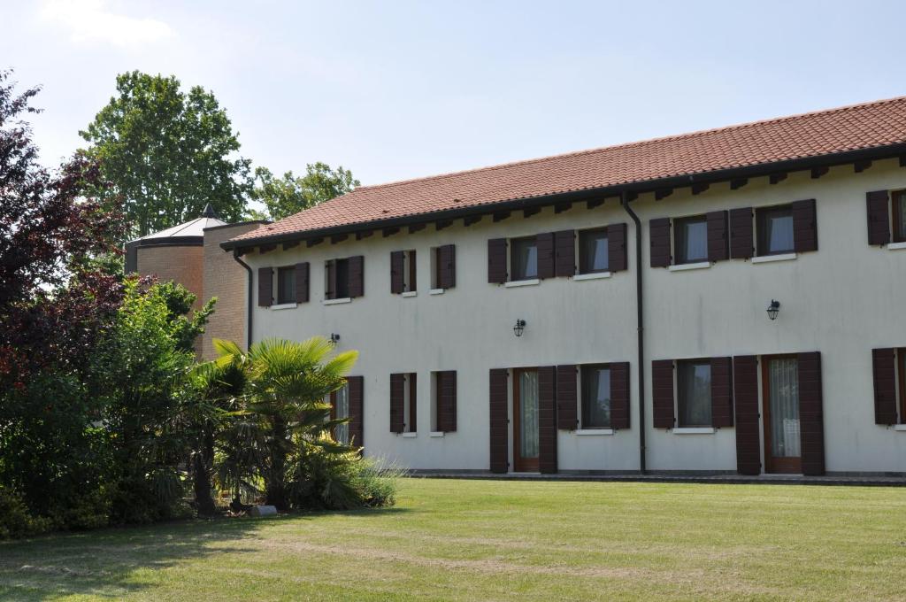 Budynek, w którym mieści się gospodarstwo agroturystyczne