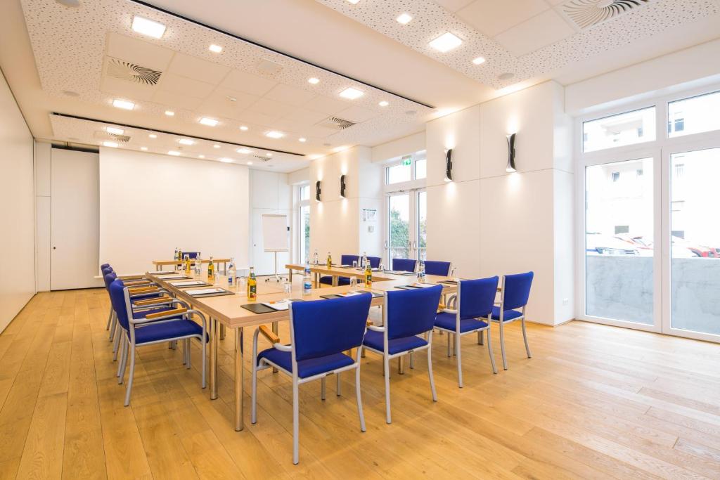 Posezení v ubytování Stadthotel Freiburg Kolping Hotels & Resorts