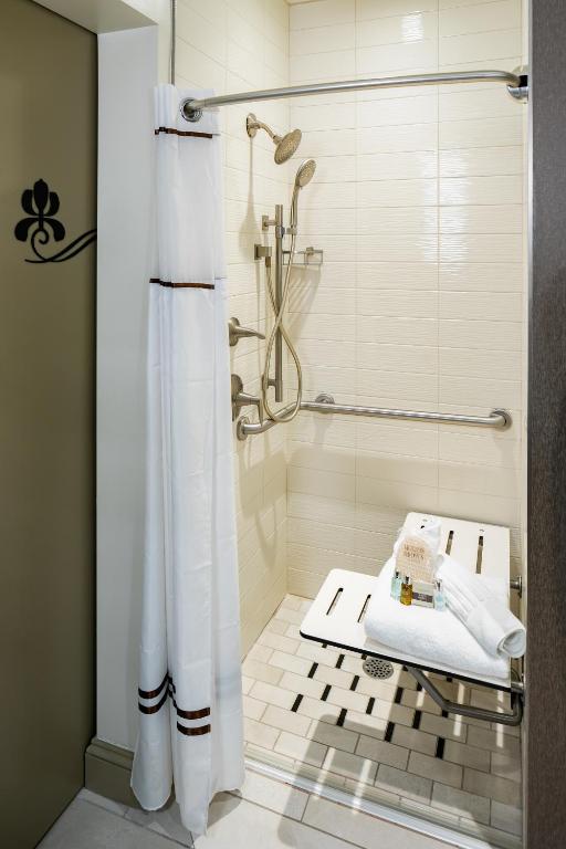 The Tennessean Personal Luxury Hotel - King Room - Toegang
