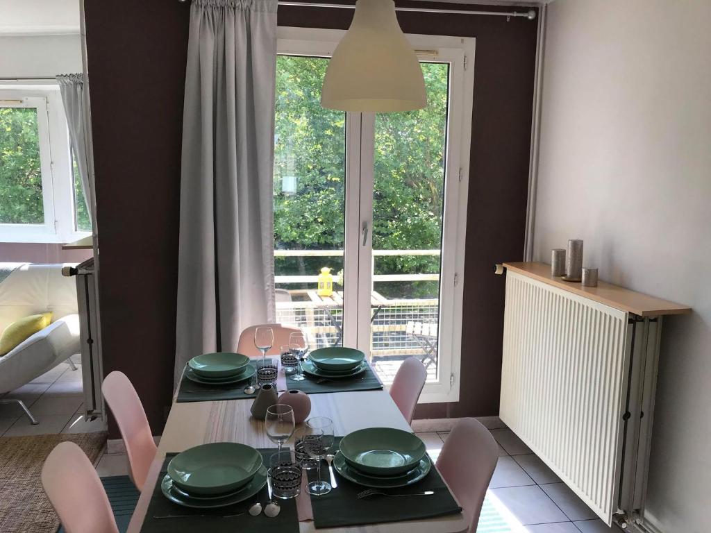 F3 - Séjour Paris + Disneyland - 37bd Segrais Lognes - Two-Bedroom Apartment