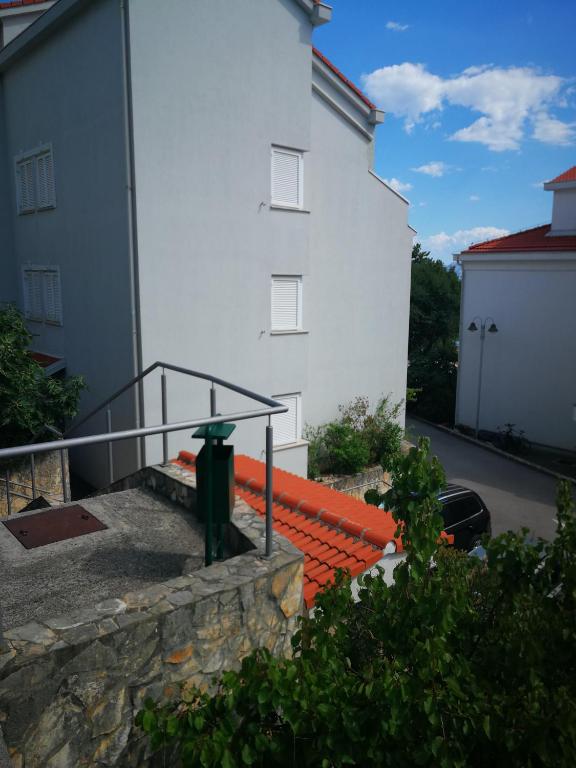 Budova, v ktorej sa apartmán nachádza