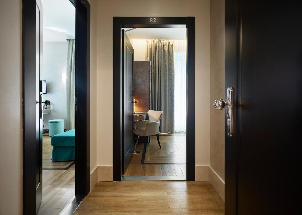 Bianca Maria Palace Hotel - Two Connecting Double Rooms