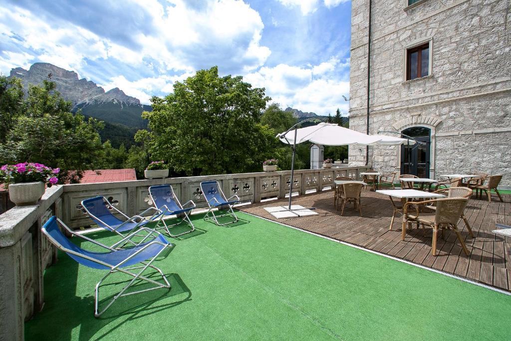 Nespecifikovaný výhled na hory nebo výhled na hory při pohledu z hotelu