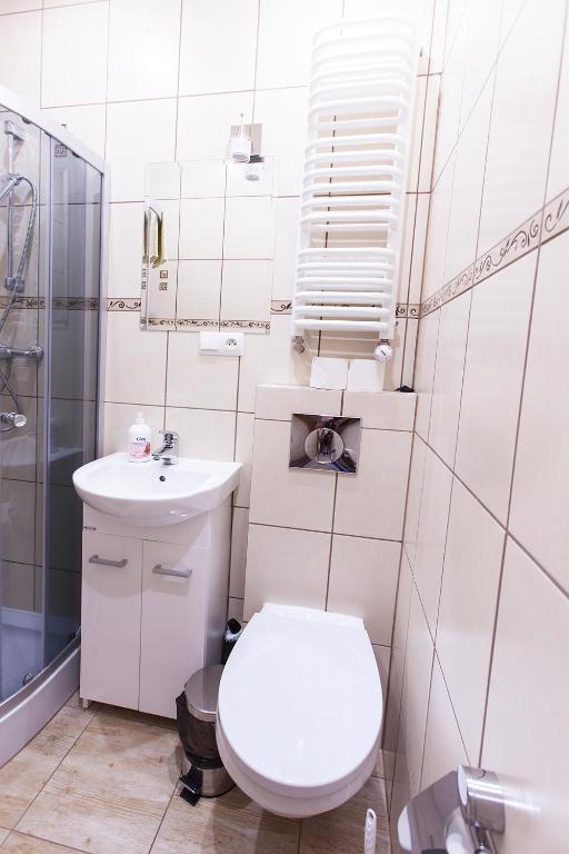 Kúpeľňa v ubytovaní Chatka u Dziadka