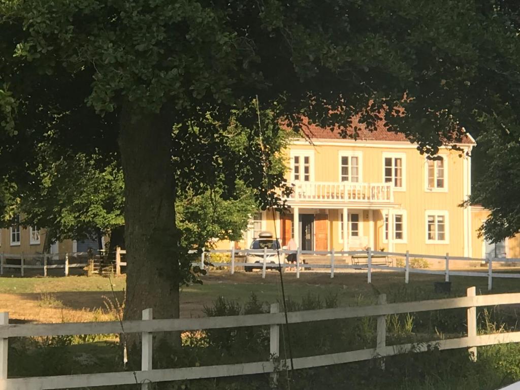 Gambar di galeri bagi Stjärnvik Säteri B&B di Tävelsås