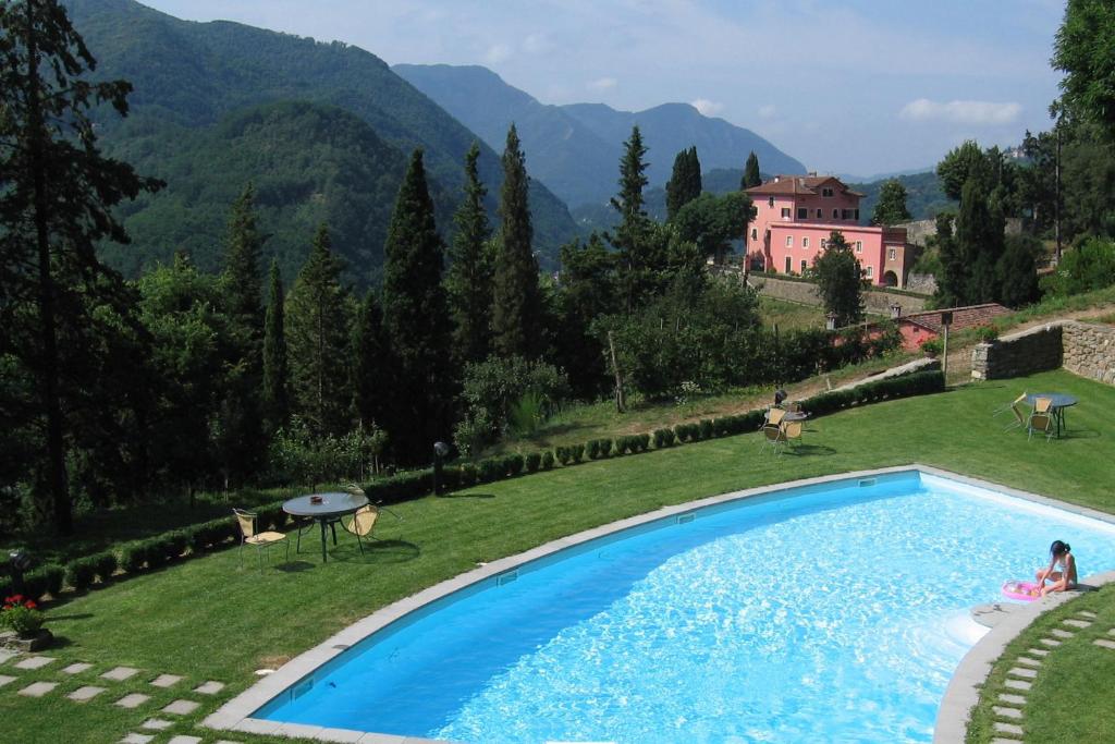 The swimming pool at or close to Agriturismo la Torre
