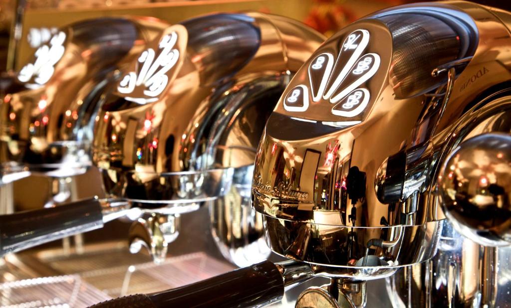 Century Plaza Hotel - Resim 19