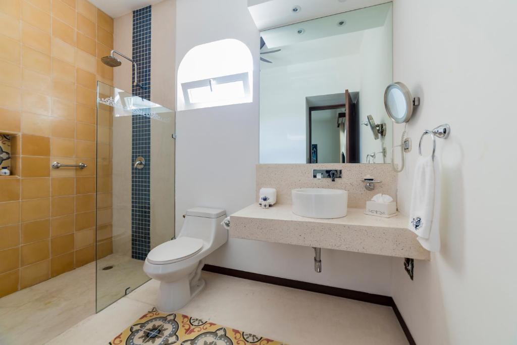 Koupelna v ubytování Delfina Boutique Hotel