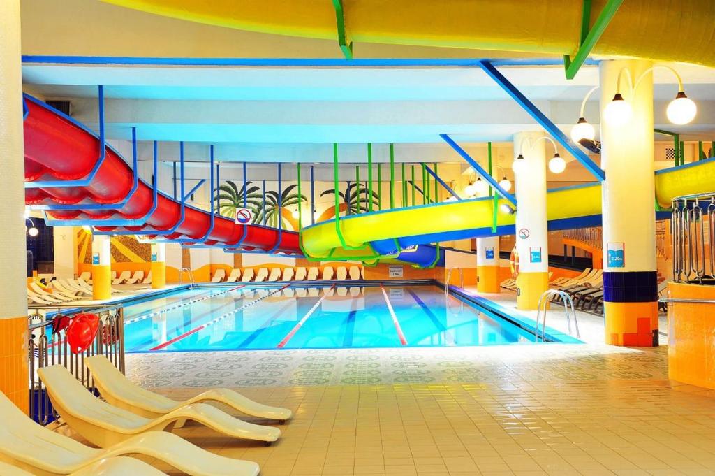Piscina di Hotel Gołębiewski Wisła o nelle vicinanze