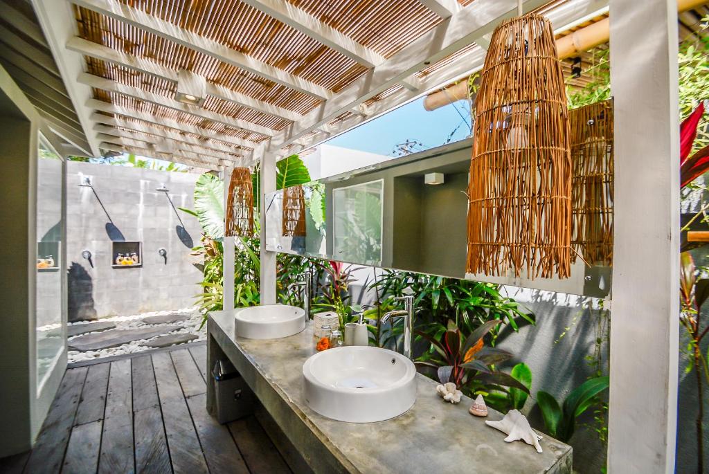 Mahi Mahi Villa & Suites - 12