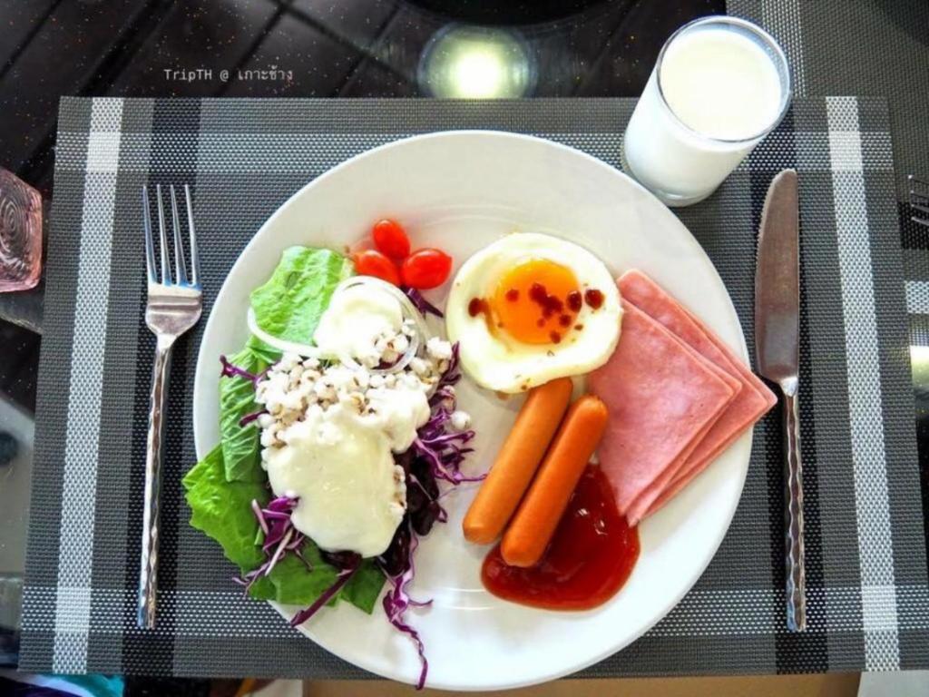 Jídlo v hotelu nebo okolí