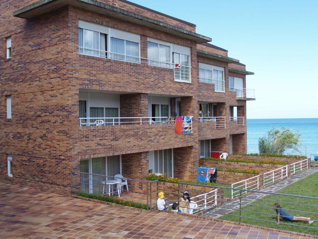 Apartamentos Zenit Mar, Noja, Spain - Booking.com