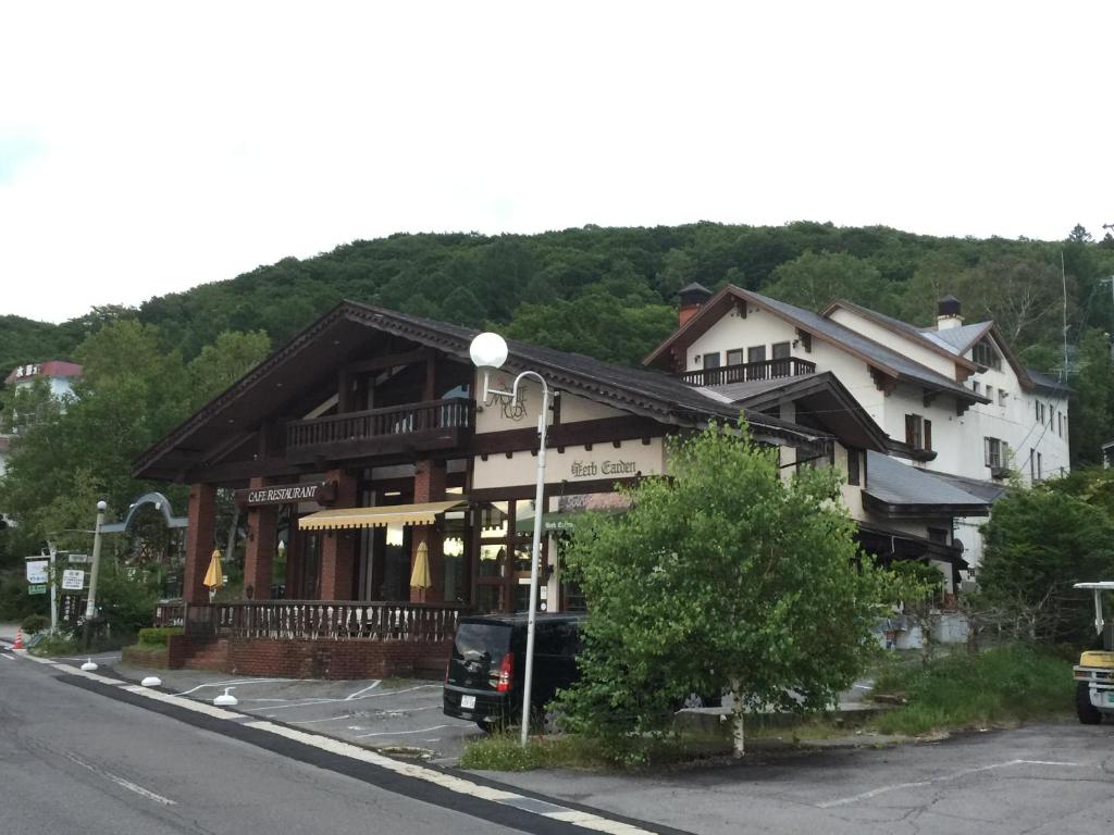 Nespecifikovaný výhled na hory nebo výhled na hory při pohledu z hotelu
