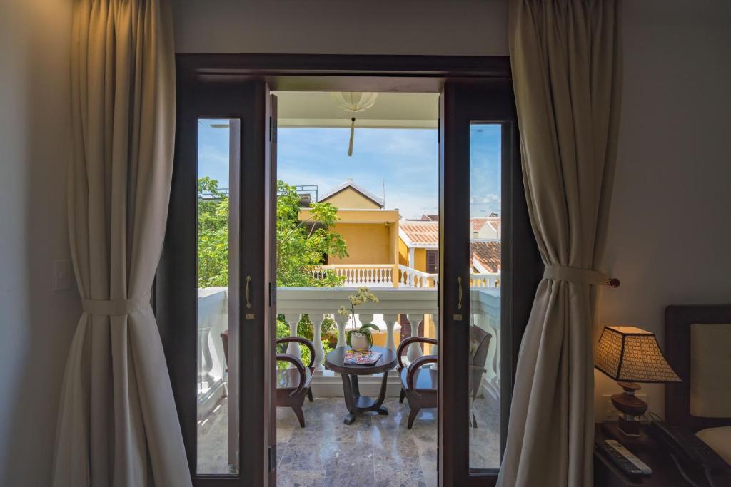Balkón nebo terasa v ubytování Hoian Central Hotel