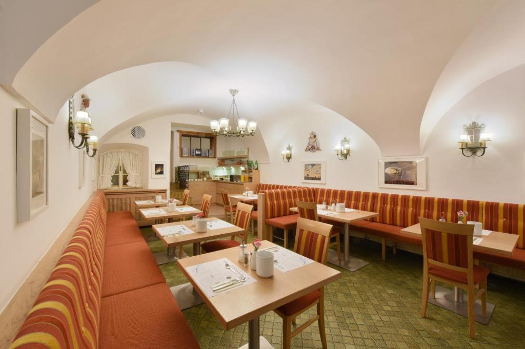 Posedenie v ubytovaní Hotel Krone 1512