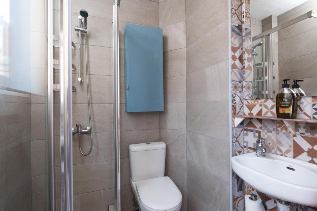 Koupelna v ubytování ApartEasy - Central Gracia Apartments