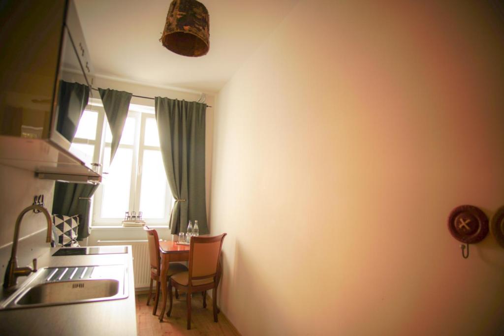 Kuchyň nebo kuchyňský kout v ubytování Hotel Bett und Buch