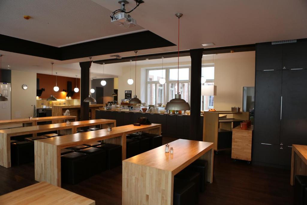 Restaurace v ubytování Five Elements Hostel Leipzig