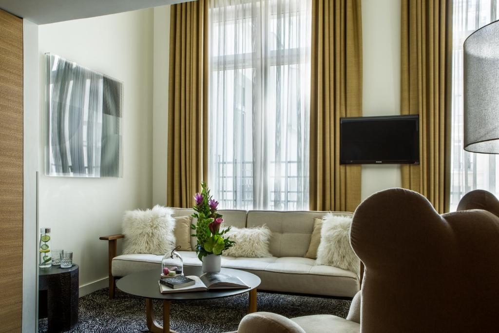 Hotel Marignan Champs-Elysées - Resim 36