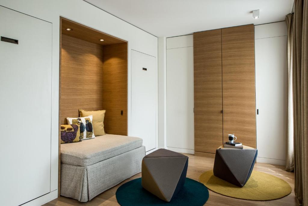 Hotel Marignan Champs-Elysées - Resim 25