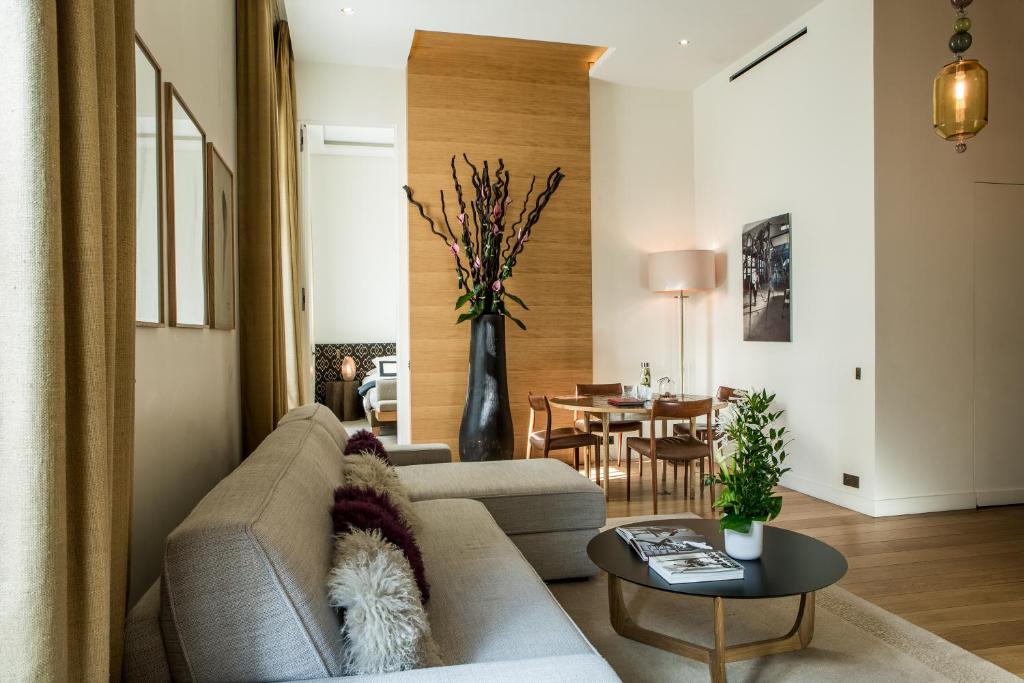 Hotel Marignan Champs-Elysées - Resim 32