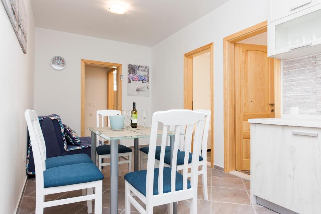 Prostor za sedenje u objektu Apartments Kula