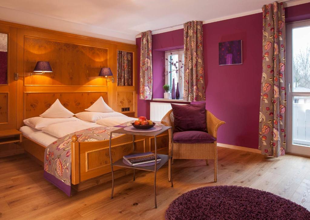 Postel nebo postele na pokoji v ubytování Hotel Fischerhaus