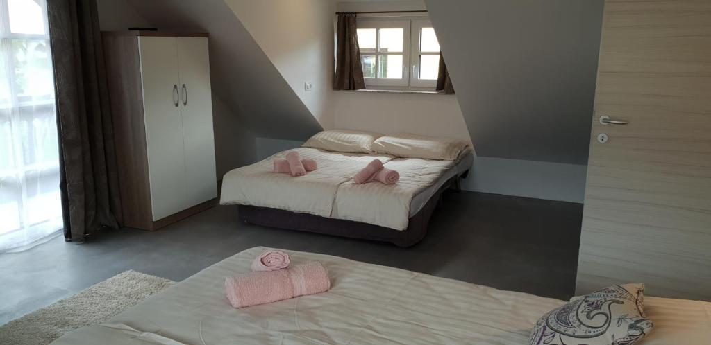 Postel nebo postele na pokoji v ubytování B&B Vidmar, Lesce-Bled