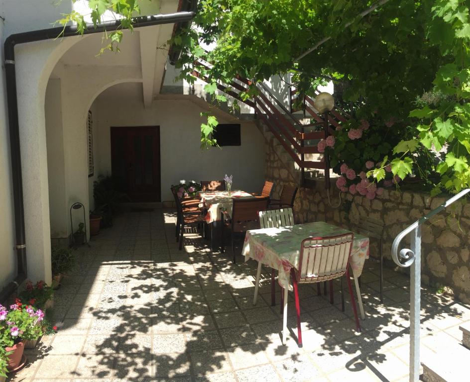 Zahrada ubytování Apartments and rooms Krstina