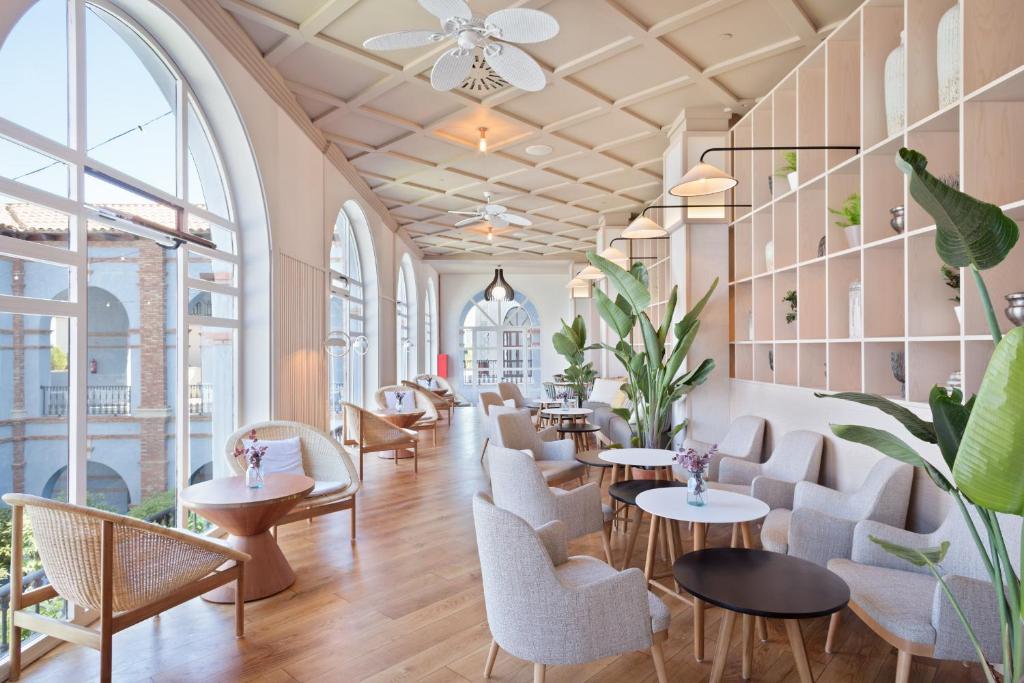 The Level at Meliá Villaitana - Resim 21