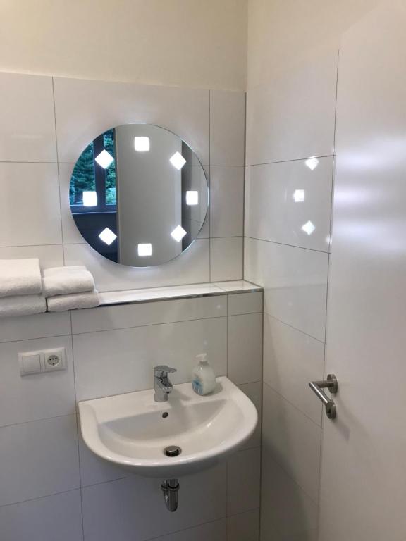 Hotel Fame am Hauptbahnhof - Resim 12