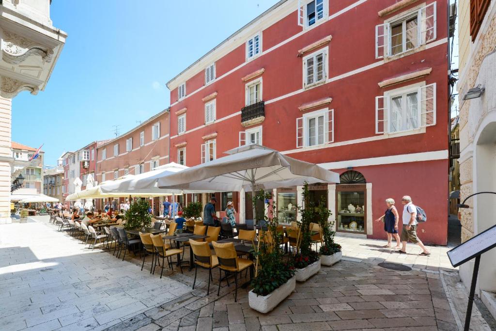 Budova, v ktorej sa apartmán nachádza