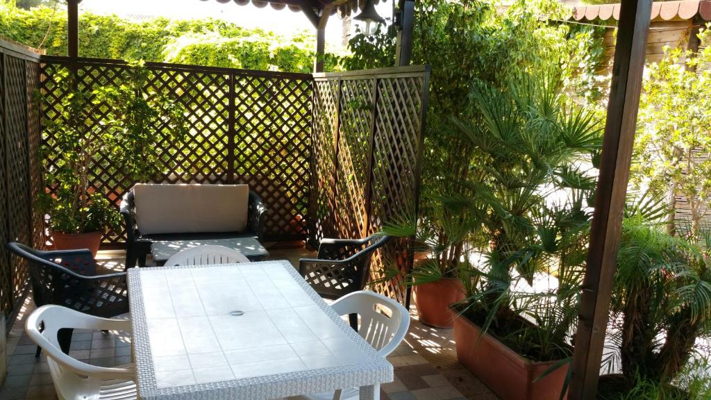 Vonkajšia záhrada v ubytovaní villa xenia