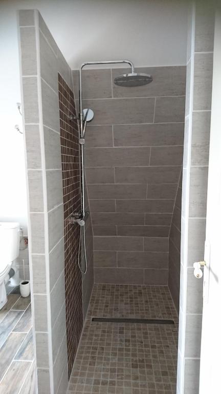 Moulin d'Amour - Family Room With Shower