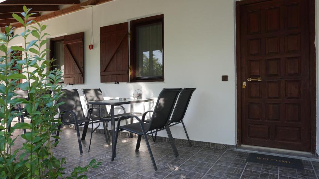 Patio nebo venkovní prostory v ubytování Sivota Colours