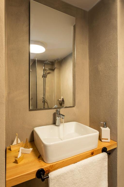 Aelios Design Hotel - 9