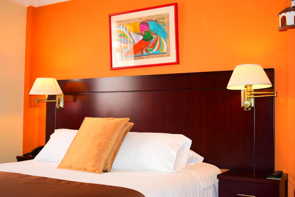 Postel nebo postele na pokoji v ubytování Endamo Hotel