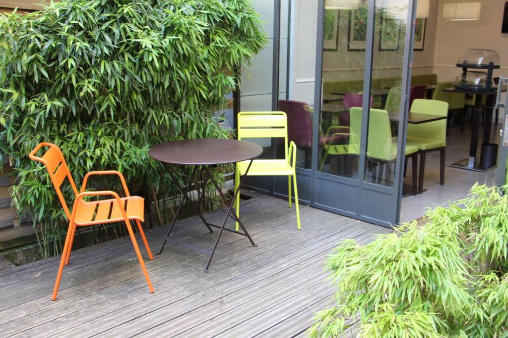 Zahrada ubytování Best Western Rives de Paris La Defense