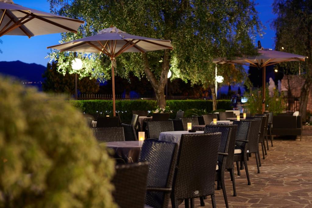 Restaurace v ubytování Albergo Del Garda