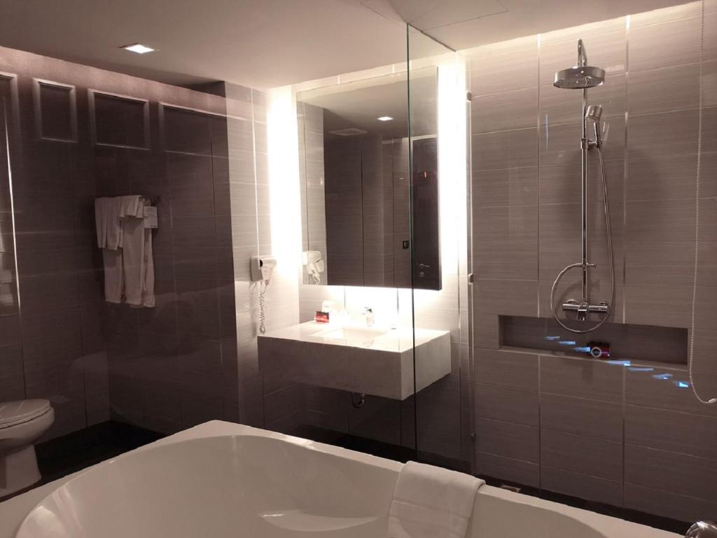 Tsix5 Phenomenal Hotel Pattaya - Resim 40