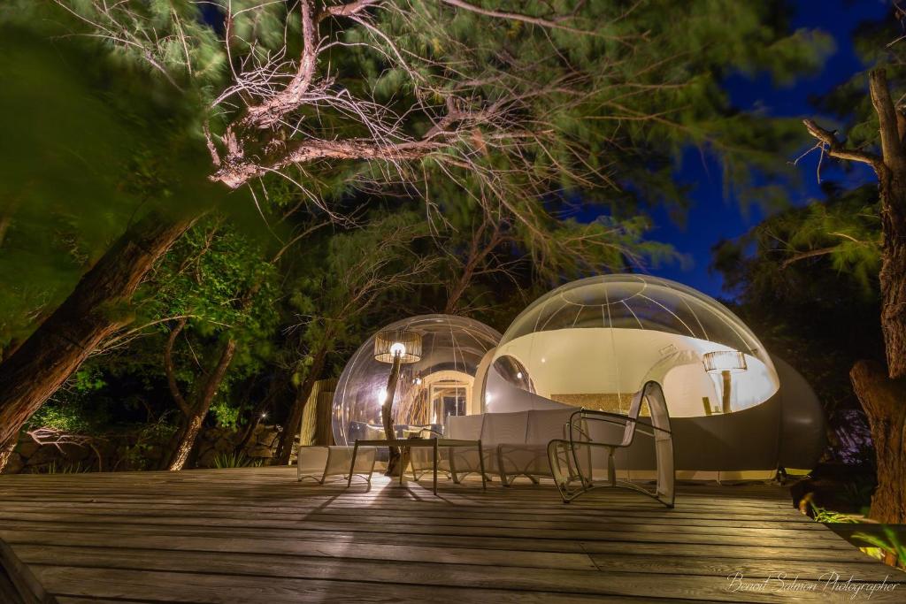Zahrada ubytování Bubble Lodge Ile aux Cerfs Island