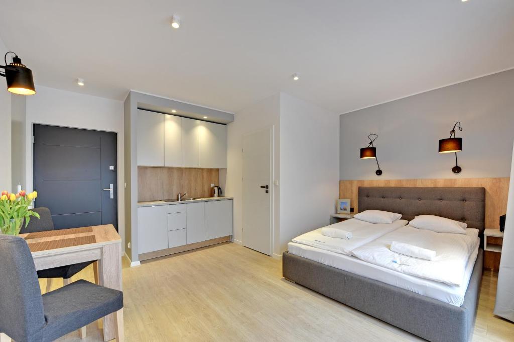 Apartamenty Apartinfo Chmielna Park - Студийная квартира без парковки