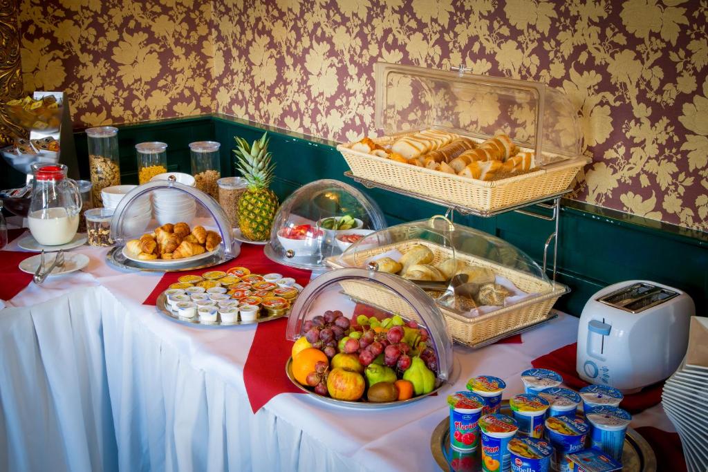 Hotel U Pramenu - Resim 38