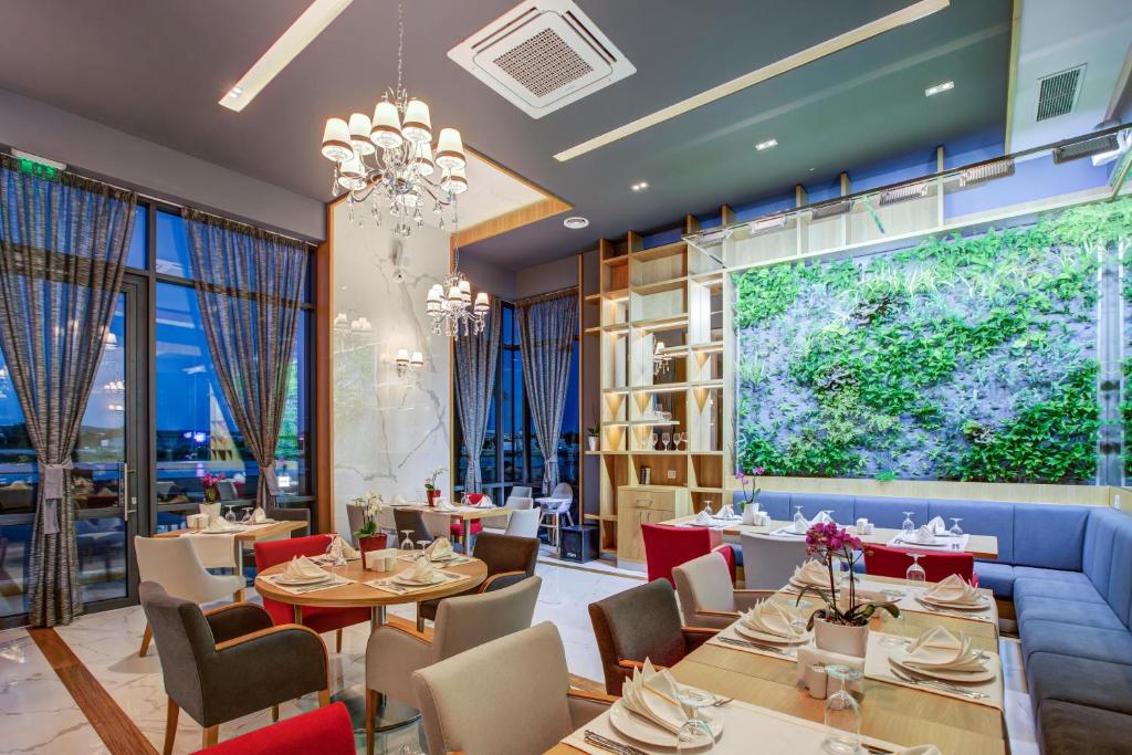 A seating area at Merit Grand Mosta Spa Hotel & Casino