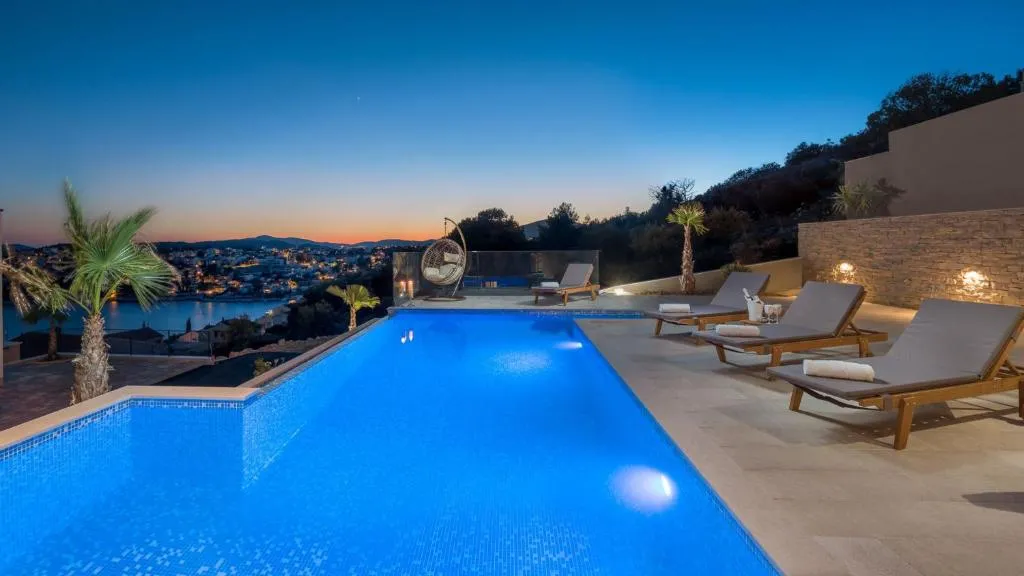 Luxury Villa White Pearl with Pool, Centola, Croatia