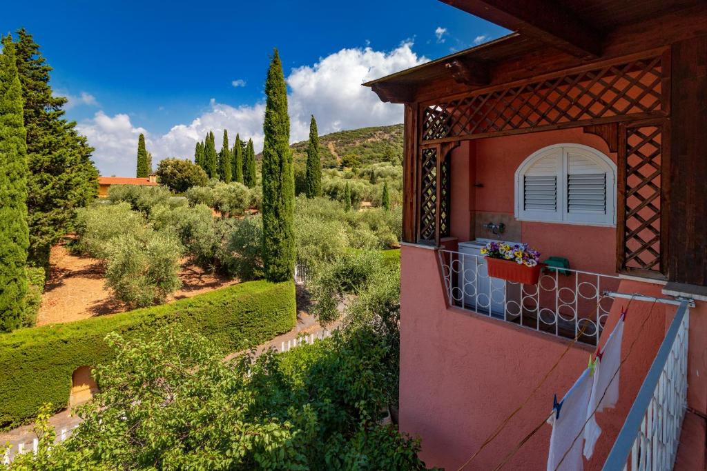 A garden outside Casale Gli Ulivi