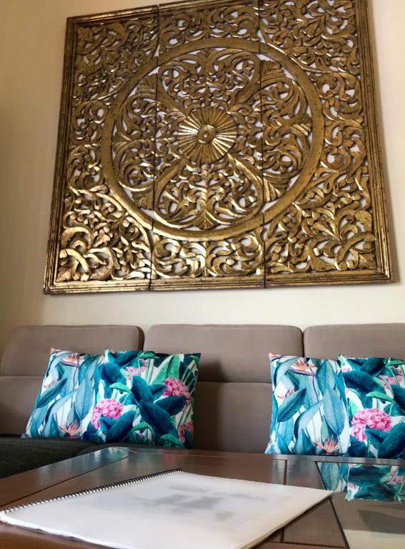 A seating area at Villa Mici